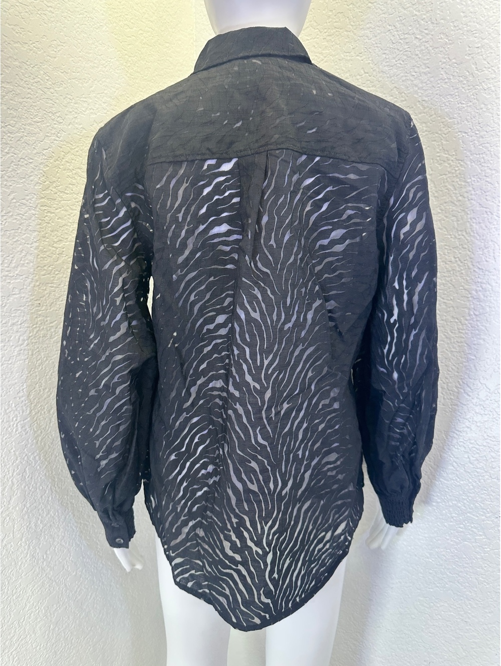 Women’s Chico’s Sz 1 (M) Black Sheer Zebra Stripe Button Up Balloon Sleeve Shirt - Picture 3 of 7